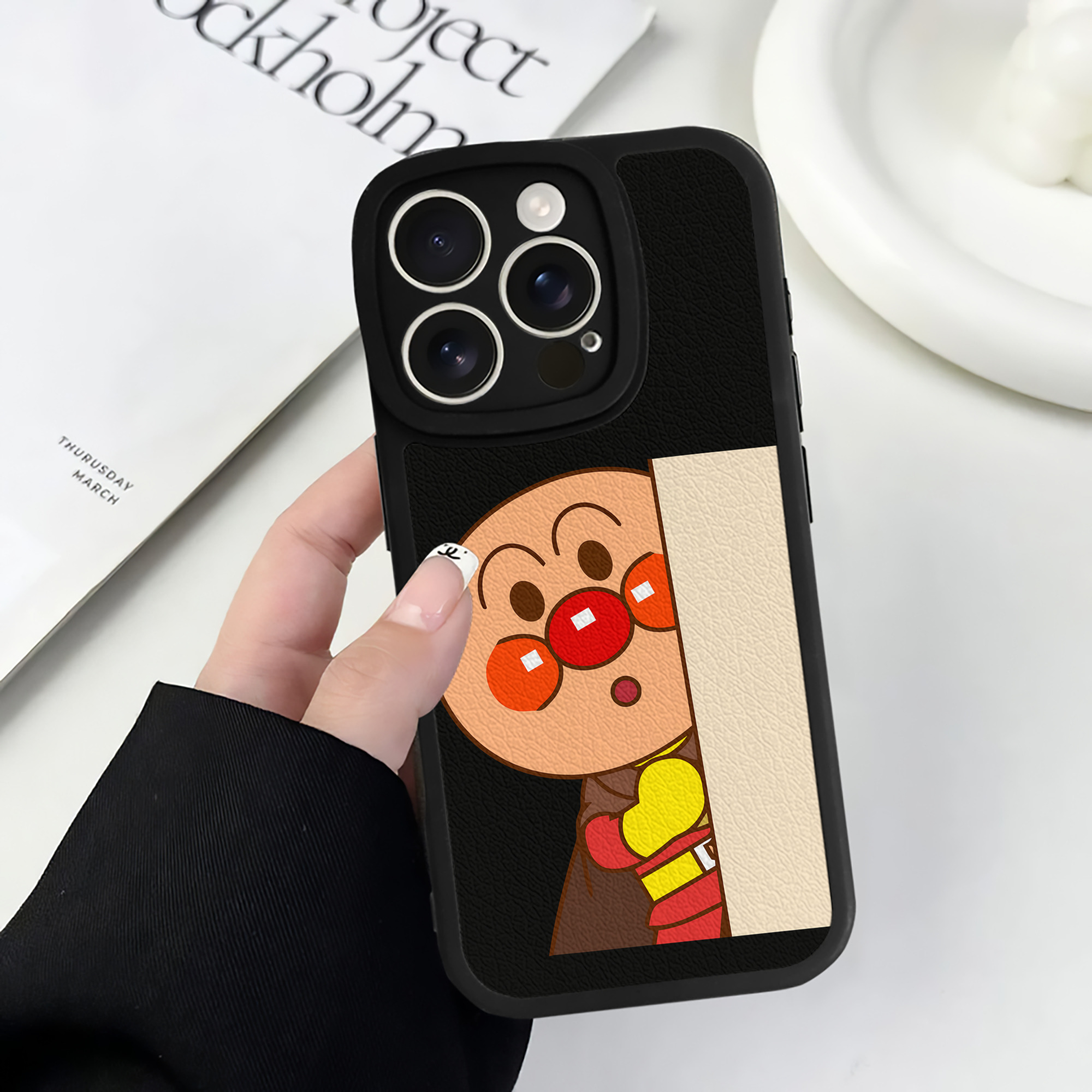 （画像用） アンパンマン Anpanman 【iPhone 16シリーズ対応】シリコンスマホケース（レザー調） 材質：シリコン